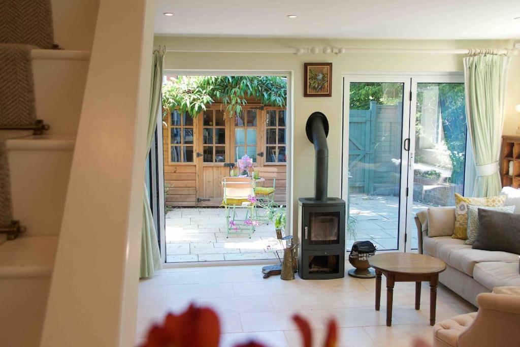 Canal View 2 Bedrooms End Of Terrace Chichester Exteriér fotografie